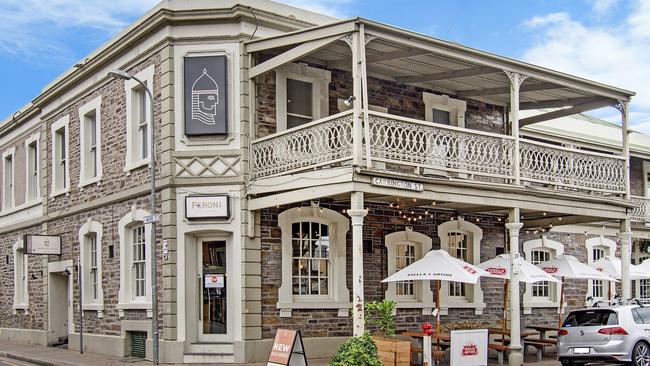 Saracens Head Hotel - Carrington Street, Adelaide