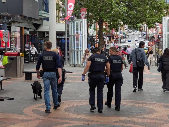 ‘Robbery for likes’: Mayor wants crackdown on weapon laws