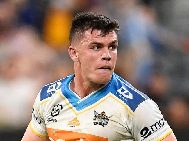 TOWNSVILLE, AUSTRALIA - SEPTEMBER 11: Beau Fermor of the Titans runs the ball during the NRL Elimination Final match between Sydney Roosters and Gold Coast Titans at QCB Stadium, on September 11, 2021, in Townsville, Australia. (Photo by Ian Hitchcock/Getty Images)