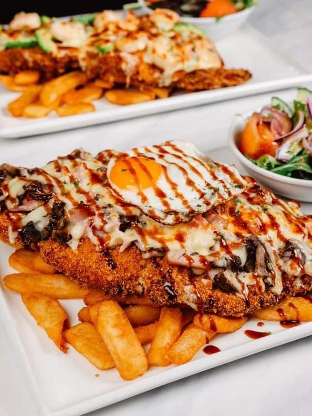 Da Vinci Ristorante Aussie Outback schnitzel. Picture: Advertiser Library