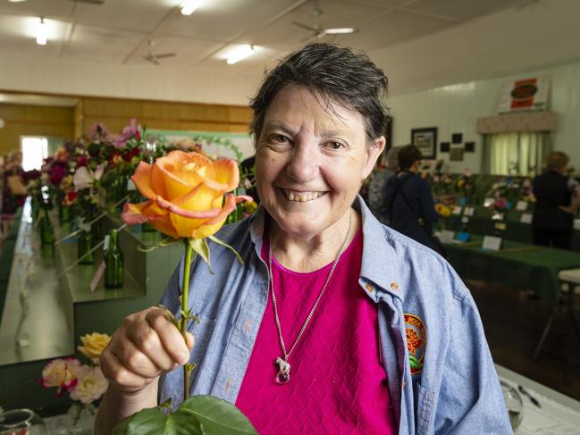 Photos: Rose grower overcomes injuries, weather to take out prize