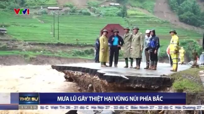 Flash Floods Landslides Hit Vietnam Au — Australias