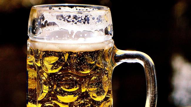 The Cancer Council NSW has found the relative risk of developing one of seven alcohol-related cancers rises 10 per cent for every seven standard drinks consumed per week by people over 45.