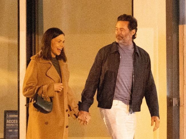 **ONE TIME USE **MERTO MAST HEADS ONLY**NO NEWS.COM**NO THE AUS** FEES APPLY, AU_3120379 - Santa Monica, CA - *PREMIUM-EXCLUSIVE* ... - Hugh Jackman and Sutton Foster are making things official! The lovebirds were spotted holding hands as they made their way to FatherÃ¢â‚¬â„¢s Office Pub in Santa Monica on Monday Night. They walked arm in arm together with beaming smiles. They spent under 2 hours eating and chatting in a window seat before returning home together., , Pictured: Hugh Jackman and Sutton Foster, , BACKGRID Australia 6 JANUARY 2025, , Phone: + 61 419 847 429, Email: sarah@backgrid.com.auMUST CREDIT BACKGRID