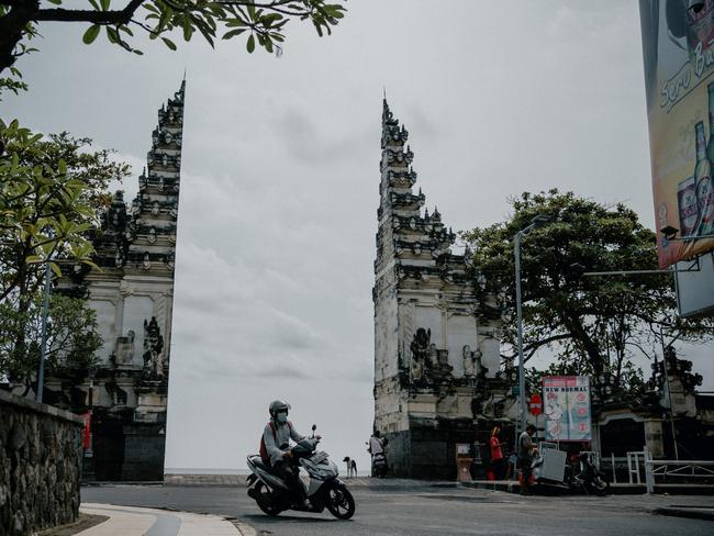 In 2019, traffic would have been jammed around this corner between Kuta and Legian. Today it’s free from the usual bumper-to-bumper grind. Picture: Bali Buddies