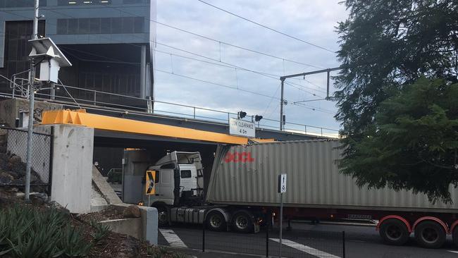 An earlier incident at the Napier St Bridge in Footscray.