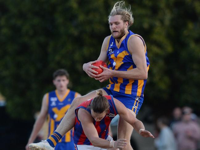 Somerville defender Luke Rowe takes a strong mark. Picture: Chris Eastman