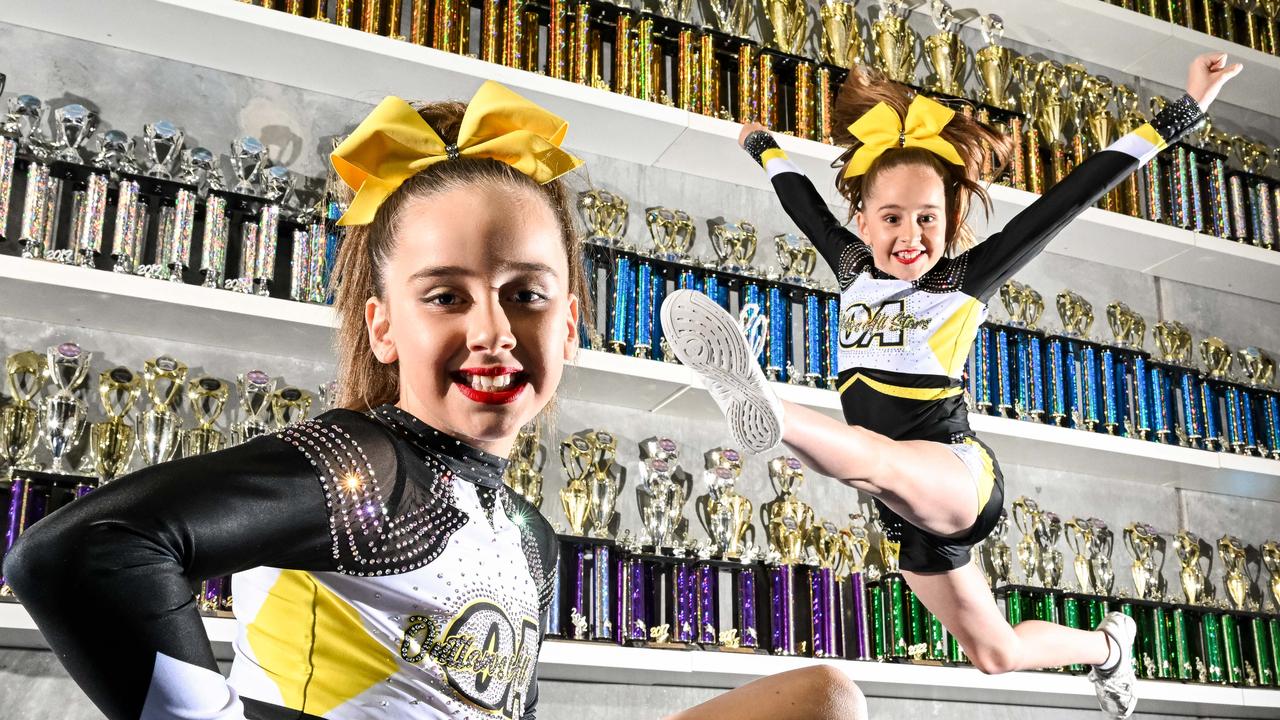 Know more about the evolution of Cheerleading Uniform and A Guide