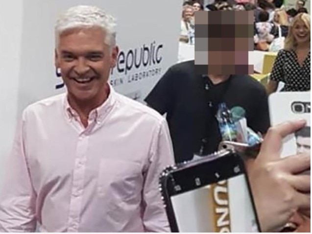 Phillip Schofield and Eamonn Holmes on This Morning. Picture: ITV.