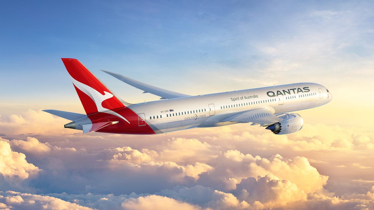 Qantas new logo now appears on wing tips | escape