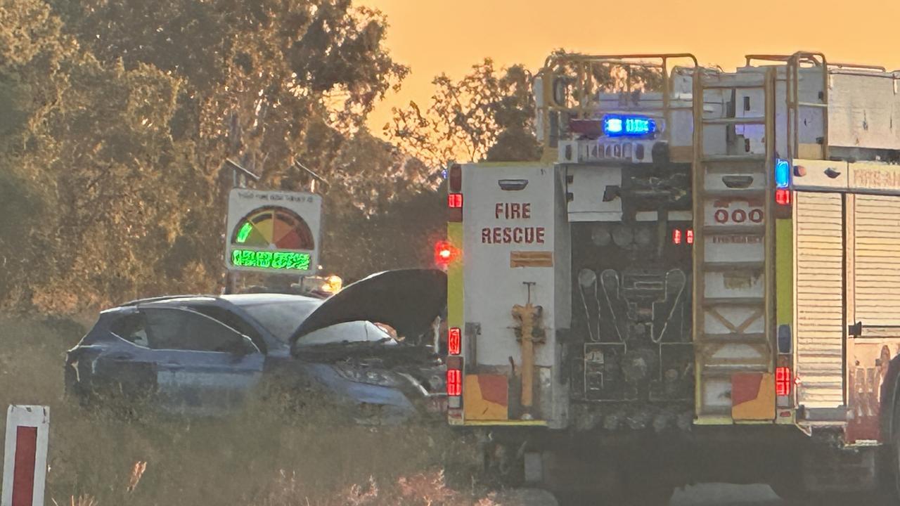 Busy hway lane blocked during peak hour after two-vehicle crash