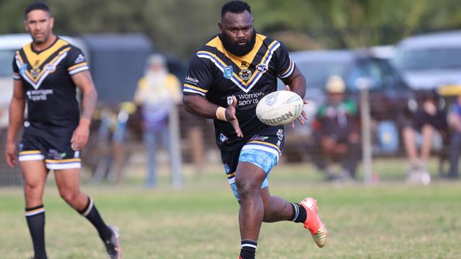 Matori Atunaisa charges onto the ball. Picture: Steve Montgomery/Ourfootyteam