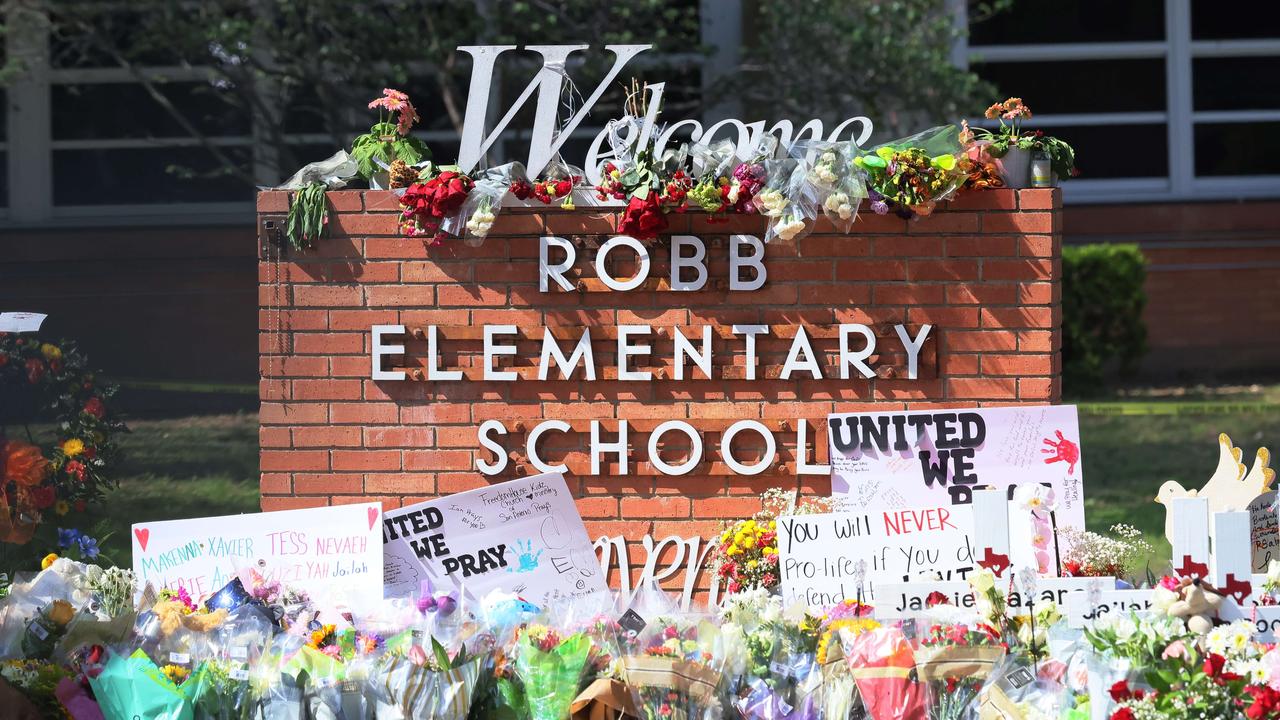 A memorial for victims of Tuesday's mass shooting at Robb Elementary School. Picture: Michael M. Santiago/Getty Images/AFP.