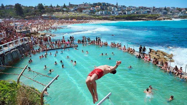 People have flocked to Sydney beaches this week. Picture: NewsWire/Flavio Brancaleone.