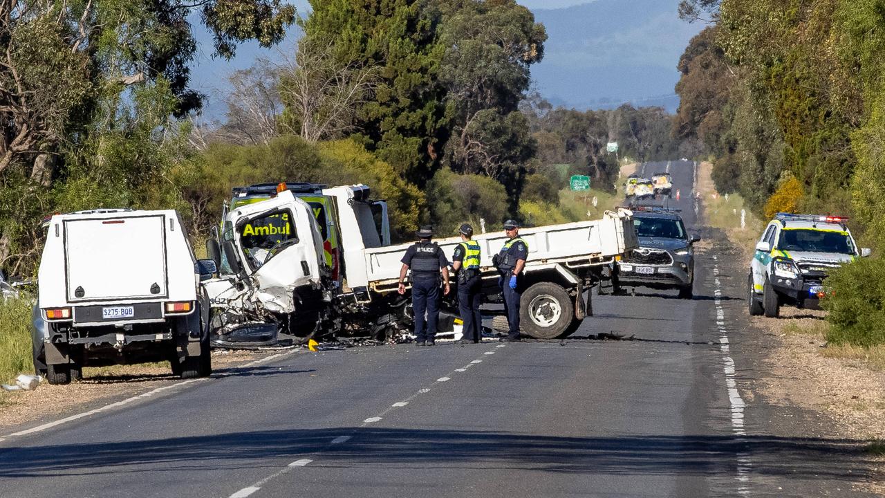 Man killed after car and truck crash at Reeves Plains | NT News