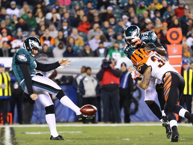 Mat McBriar #1 punting for the Philadelphia Eagles.