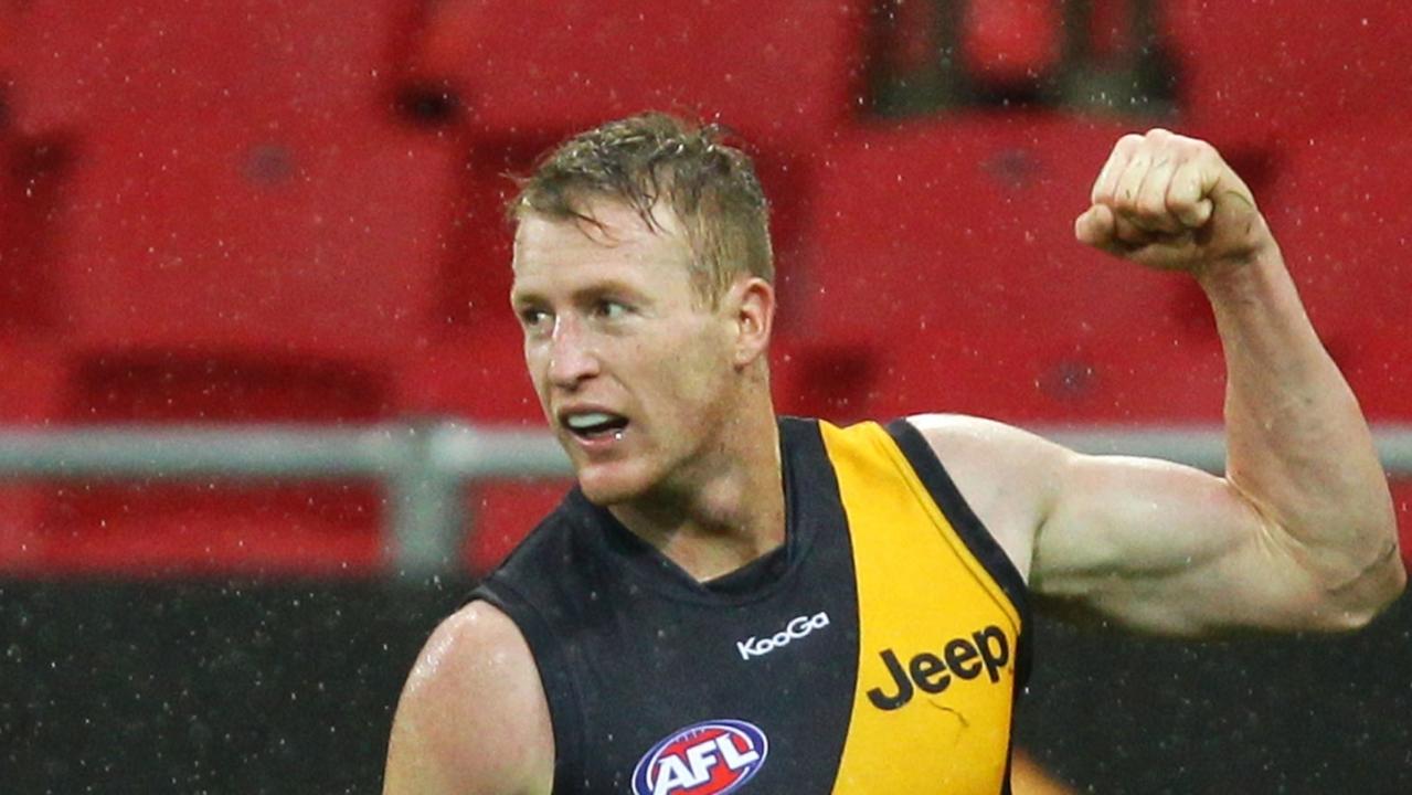 Former AFL star accused of violent car chase