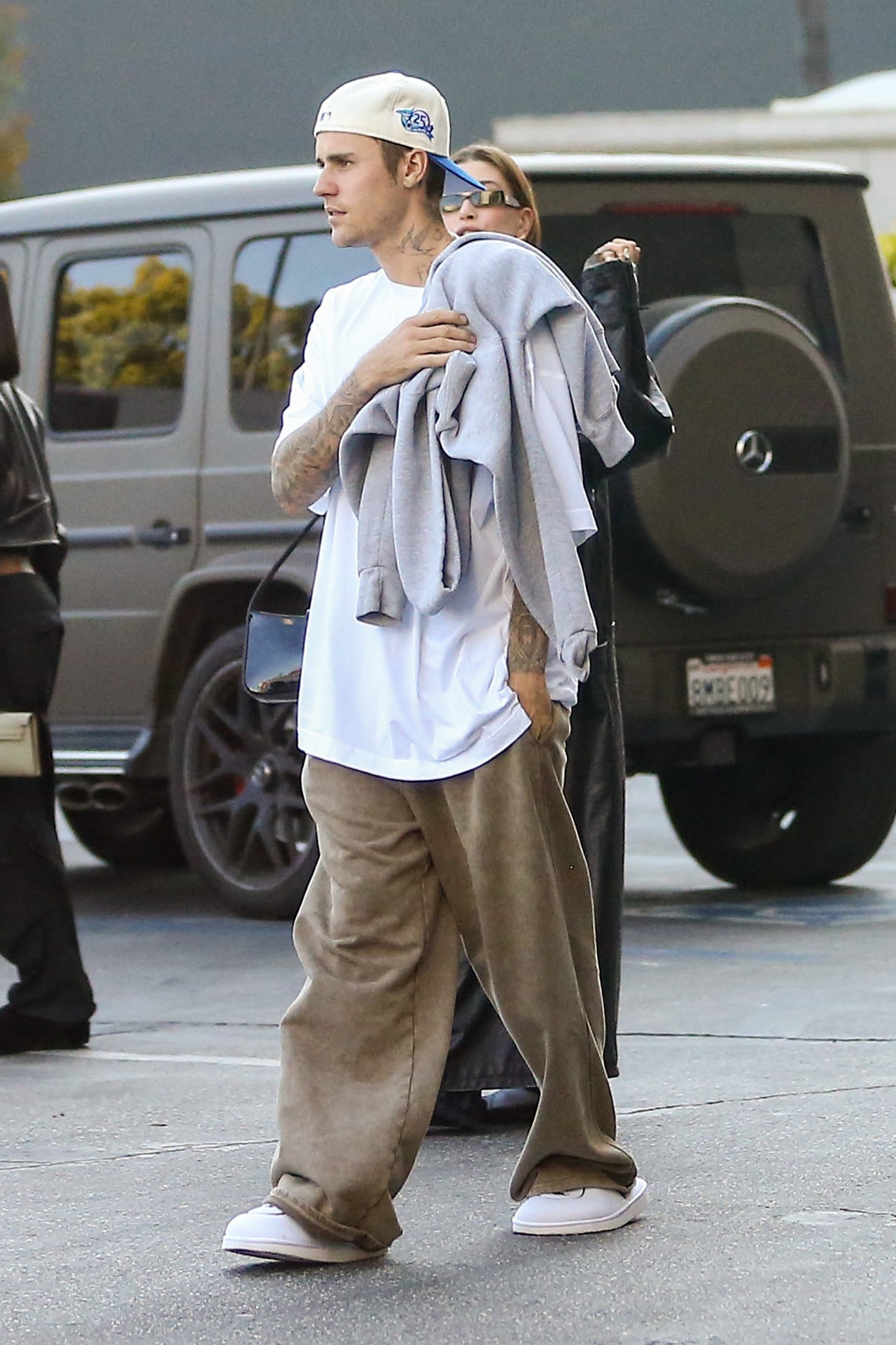 Justin Bieber takes baggy jeans to baggy limits