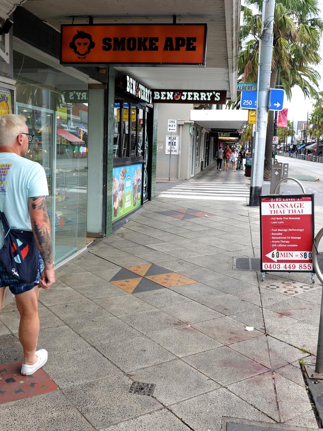 31-year-old English national stabbed along the popular St Kilda street. Picture: NCA NewsWire / Andrew Henshaw