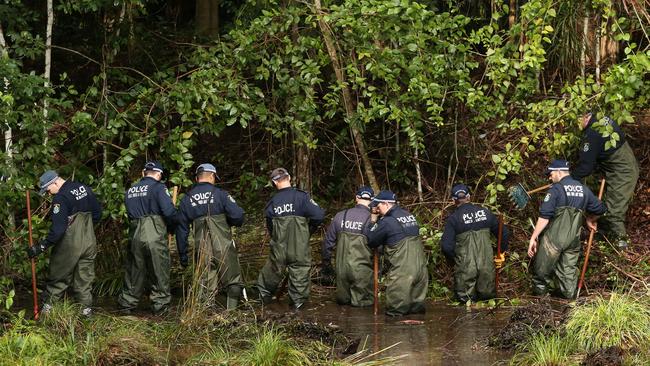 Police search for missing William Tyrrell near where he disappeared. Picture: Peter Lorimer.