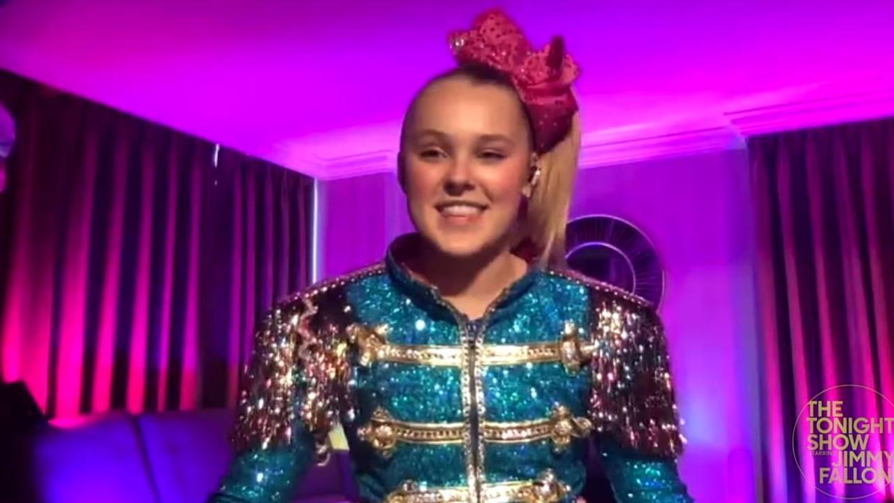 JoJo Siwa begs not to have to kiss man in new movie 'Bounce