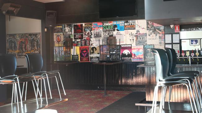 A closed bar on Swan Street in Richmond. Picture: NCA NewsWire/ David Crosling