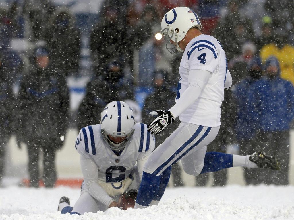 Buffalo Bills defensive tackle Tim Settle (99) applies pressure during an  NFL wild-card football game Sunday, Jan. 15, 2023, in Orchard Park, NY. (AP  Photo/Matt Durisko Stock Photo - Alamy