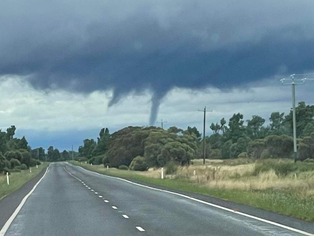 A tornado forms over Logan. Picture: Kyle M / Brisbane Weather