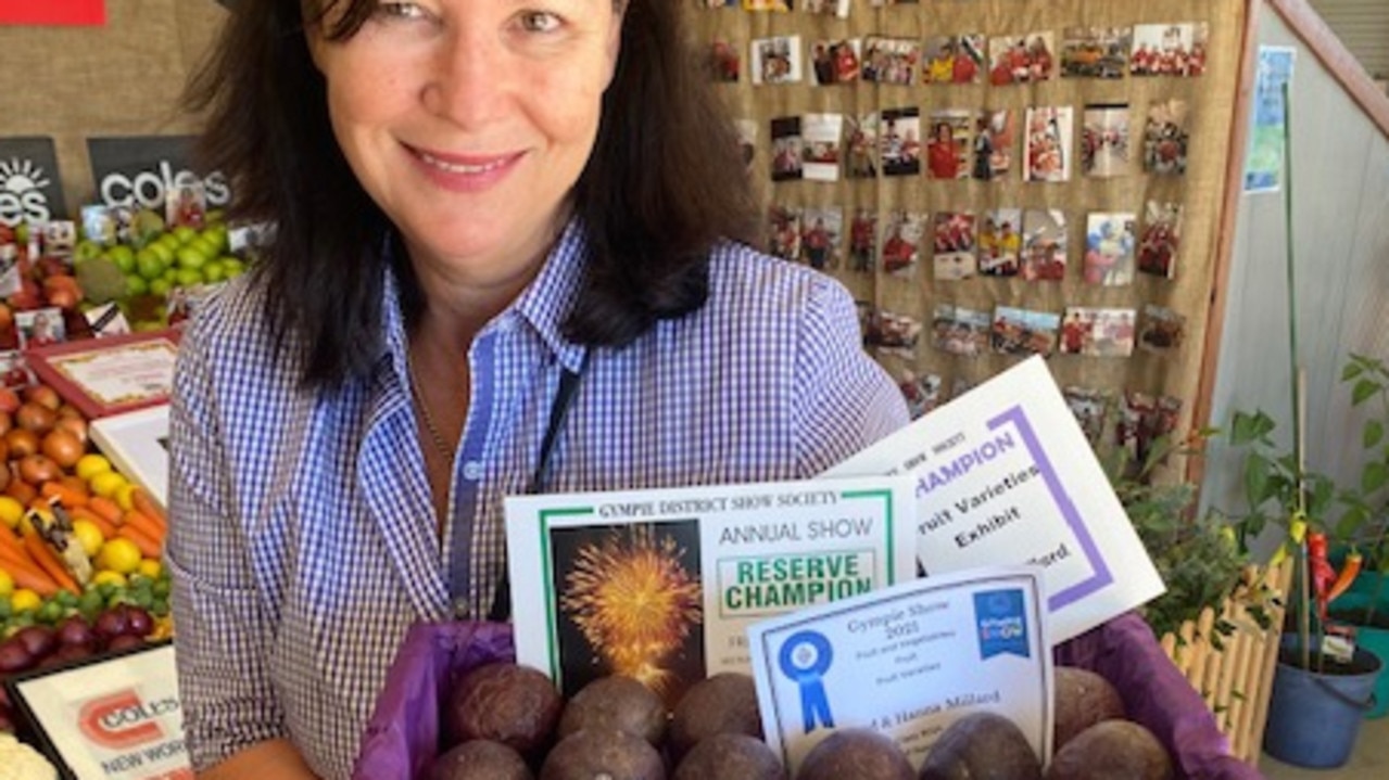 RESERVE CHAMPION FRUIT AND VEGETABLE WINNER: Tray of passionfruit grown by Brad and Hanna Millard, presented by Shelley Strachan.