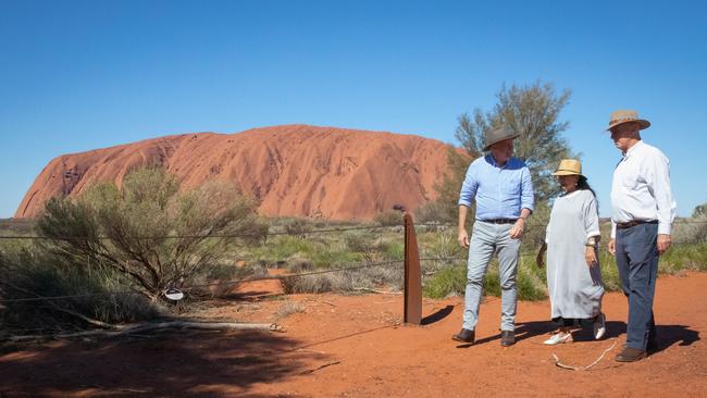 Anthony Albanese, left, with Linda Burney and Warren Snowdon at Uluru.