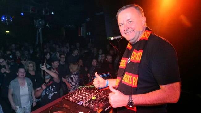 Anthony Albanese at The Corner Hotel 2016.