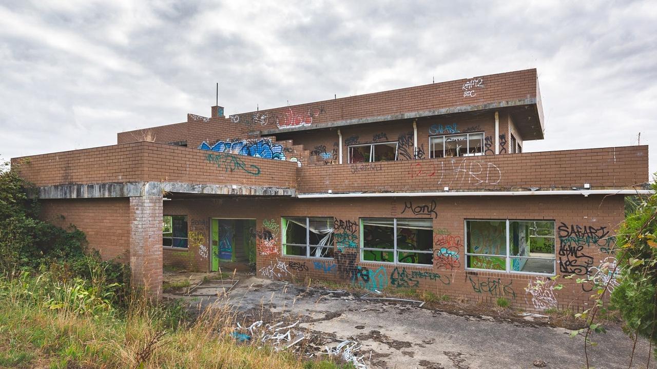 Victoria’s most-viewed home: This graffiti covered Cockatoo mansion has captivated imaginations in its dilapidated state.