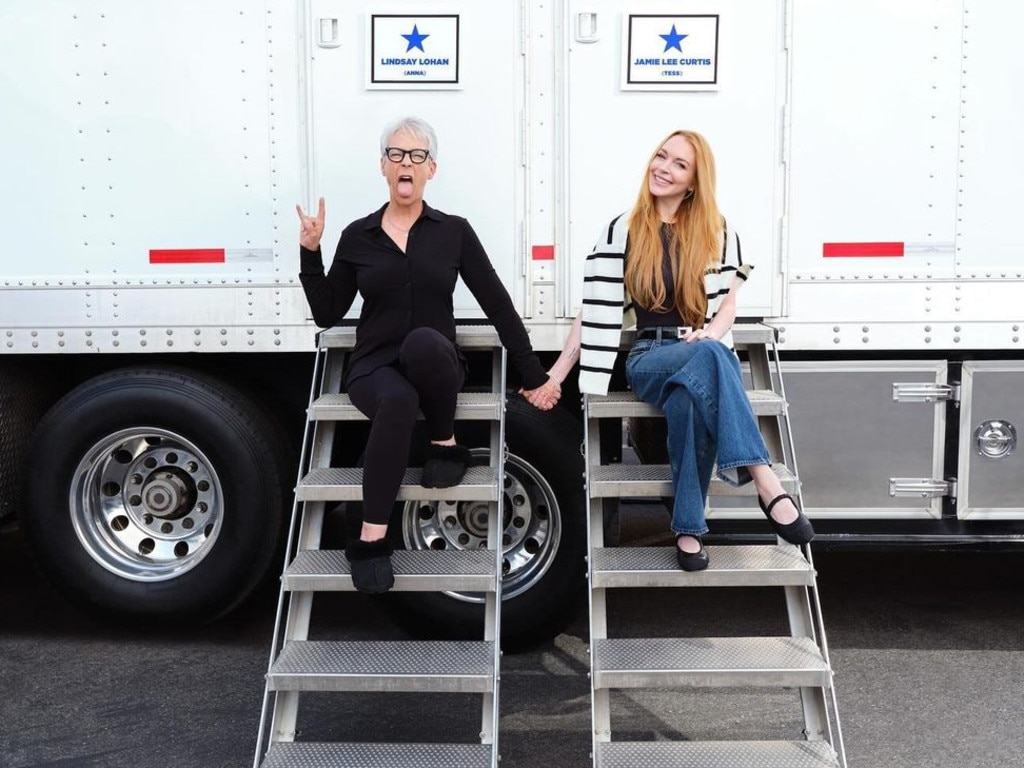 Jamie Lee Curtis and Lindsay Lohan on the set of Freaky Friday 2.