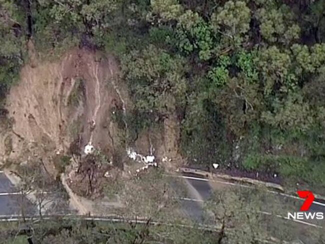 Victoria: Great Ocean Rd is shut.