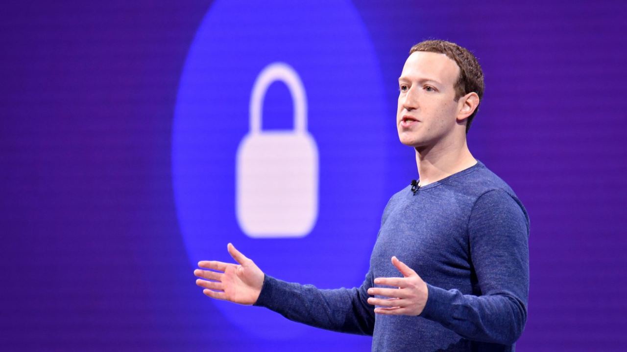 Facebook threatens to ban Australian users from sharing links to news stories