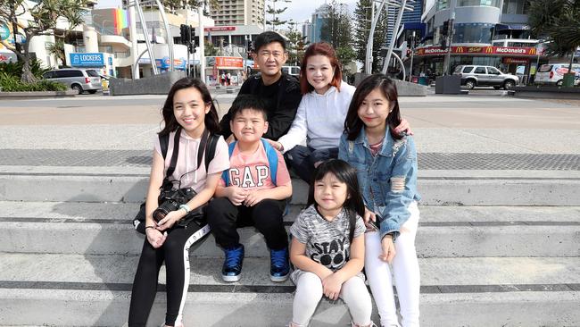 Po and Felicia Chin with (L-R) Christabell Chin (14), Cayden Po (8), Joey Lin (14), Chayanne Po (6). Photo by Richard Gosling