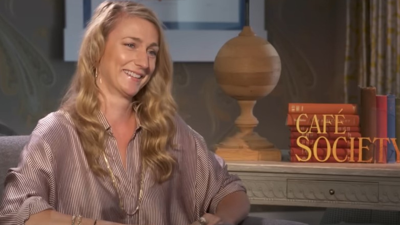 Norwegian journalist Kjersti Flaa interviews Blake Lively. Picture: YouTube