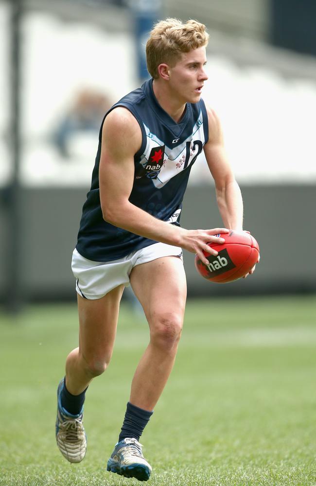 Tom McKenzie dashes away from half back for Vic Metro. Picture: Getty Images.