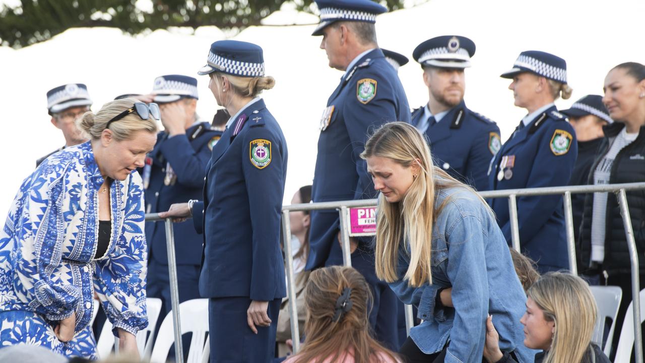 The vigil began at 5pm at Bondi Beach. Picture: NCA NewsWire / Monique Harmer