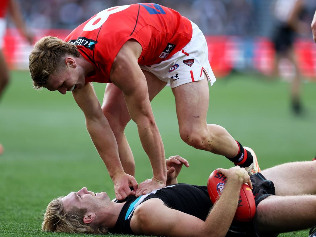 Ben Hobbs and Jason Horne-Francis have a chat. Picture: James Elsby/AFL Photos via Getty Images