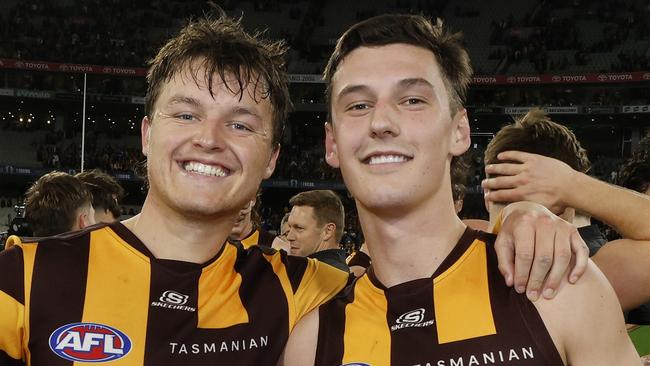 NCA. MELBOURNE, AUSTRALIA. September 4 , 2024. AFL Elimination final. Western Bulldogs vs Hawthorn at the MCG.   Jack Ginnivan and Connor Macdonald of the Hawks after match   . Pic: Michael Klein