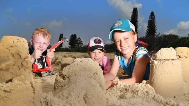 THE HEAT IS ON: Boxing Day on Coolum Beach. Isaac, Hayley and Meredith Tubb. Photo: John McCutcheon / Sunshine Coast Daily