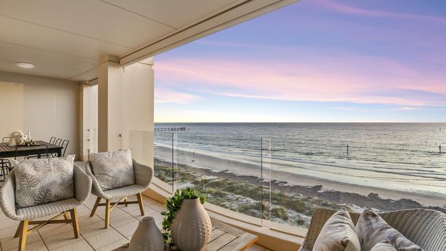 40/5 Holdfast Promenade, Glenelg