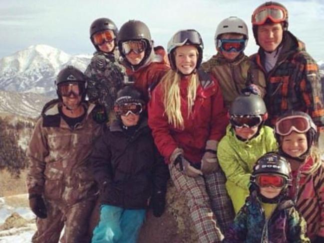 Kellogg Family of 14 spend life on the road | Daily Telegraph