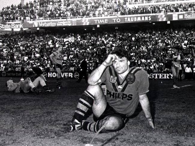 Benny Elias is distraught at the completion of the 1989 Grand Final.