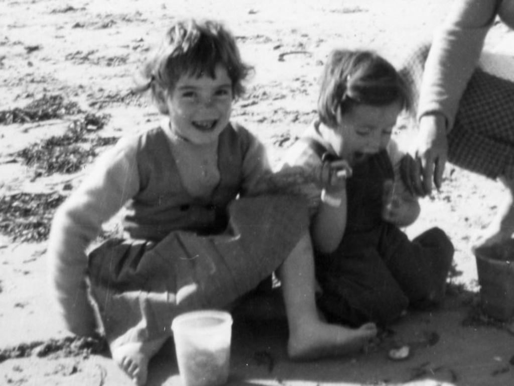 <p>Jane and Arnna on the beach.</p>