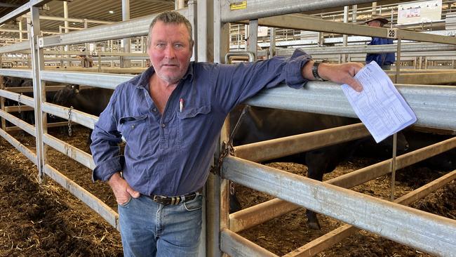 Ray Vinge from Berringama made the decision not to sell his weaners in January, and it paid off, as the cattle gained weight and two pens sold for more than 400c/kg at the Wodonga cattle sale.