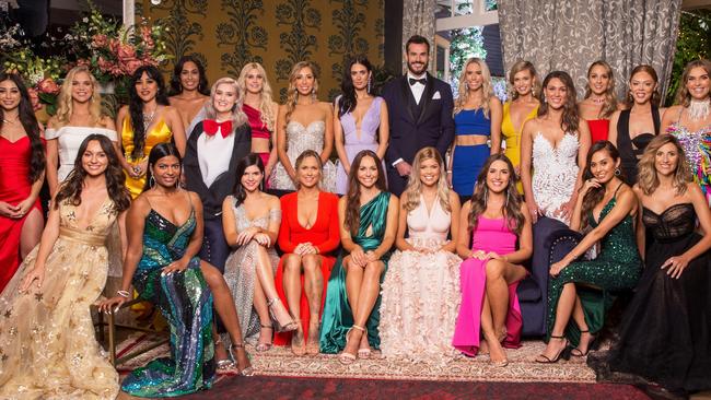 The Bachelor 2020 cast with Locky Gilbert.