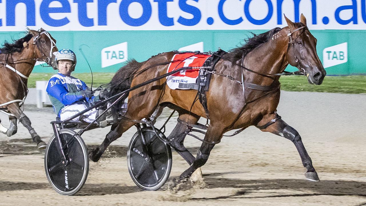 Race 7: Tabcorp Park, Hunter Cup Night, Saturday 5-2-2022  Del-Re National A G Hunter Cup (Group 1) (Nr 90 to 120.)  Winner: King Of Swing (1)  Trainer: Belinda McCarthy; Driver: Luke McCarthy   Race Distance: 2,760 metres, Mile Rate: 1.56.7