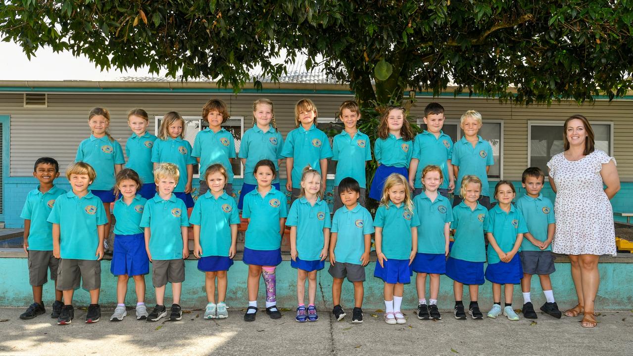 Ocean Shores Public School Kindergarten class of 2023: Mia Andrew, Garv Arora, Lucy Cornale, Delucca Doyle, Yves Dredge, Sage Halliday, Kaia Hoekstra-Mason, Raph Johnston, Xander Newman, Sunny Reilly, Hunter Stepto, Aluna, Stevenson, Frankie Andrews, Gussy Batchelor, Denali Chiarelli, Anea Doncaster, Or Eldar, Alice Komarov, Mahli Murray, Sage Quinlivan, Jack Shaw, Harley Spinks, Makito Watanabe, Kobi Watts, Alfie Williams, Beau Lyster with teachers Jess and Kelly.